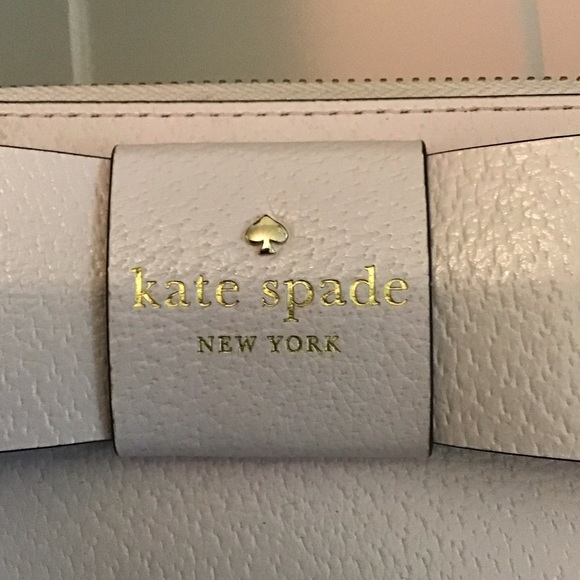 Kate Spade Blush Bow Wallet - Picture 2 of 12